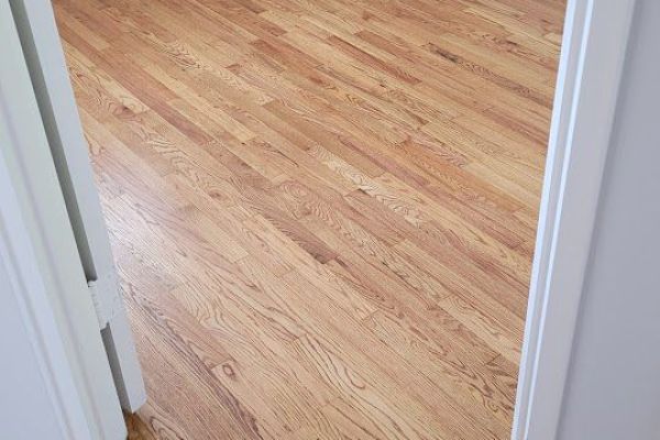 oak-hardwood-refinishing-livonia-37542467D-A31C-84AA-7299-37F2CD250B82.jpg